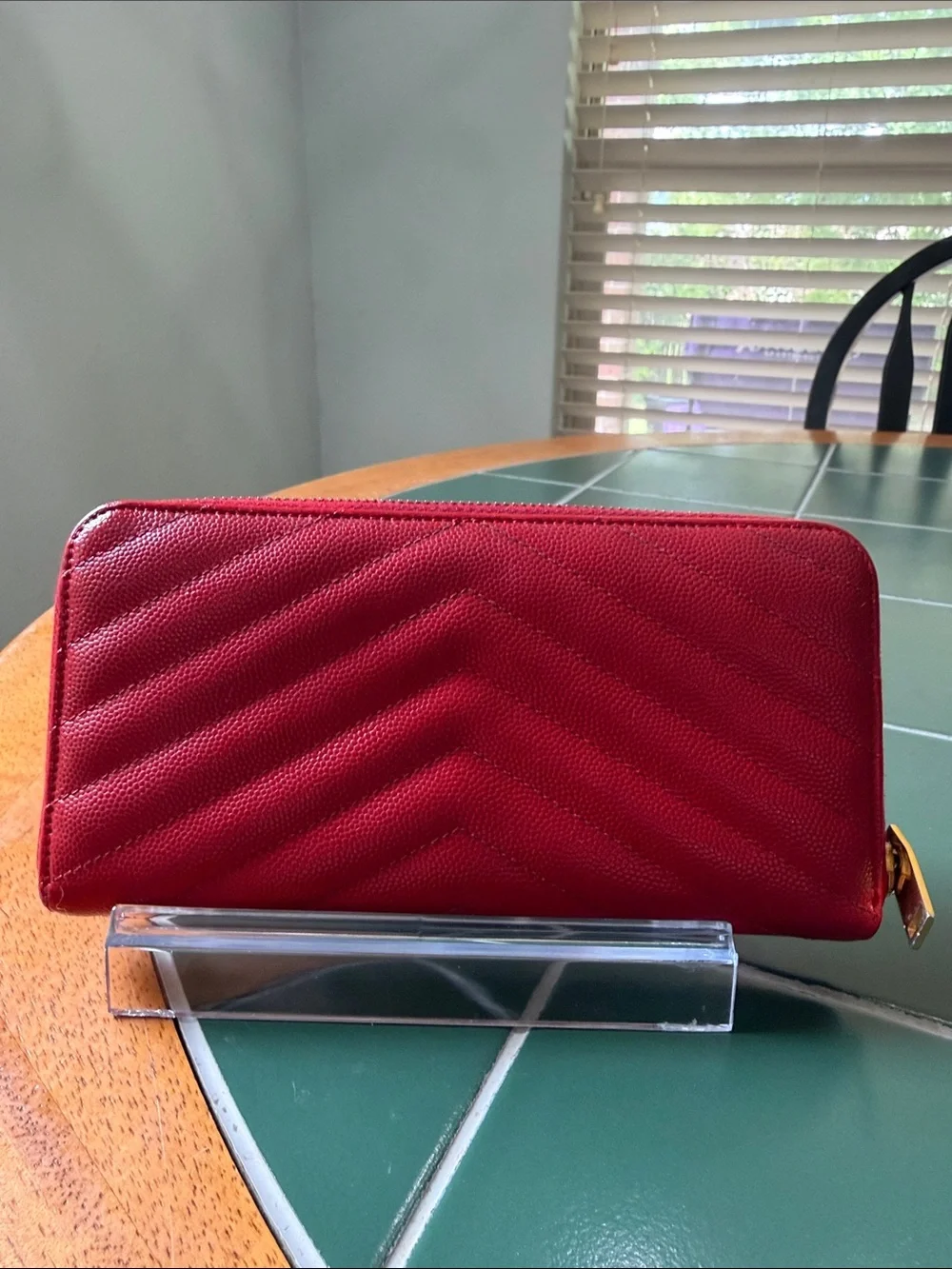 Yves Saint Laurent Red Quilted Zip Wallet with Gold YSL Logo - Picture 3 of 14